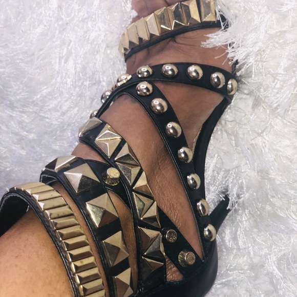 Heels - Picture 2 of 3